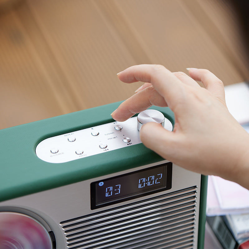 CoolGeek VS-02: 3-in-1 Multifunctional Vertical CD Player